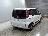 Toyota SIENTA лот № 3051 оценка 4.5  с аукциона в Японии 4