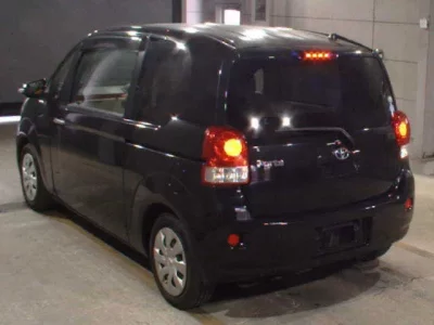 Toyota PORTE  с аукциона в Японии