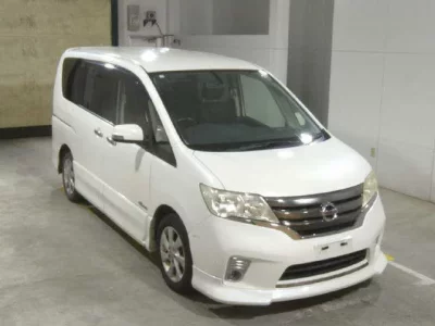 Nissan SERENA  с аукциона в Японии