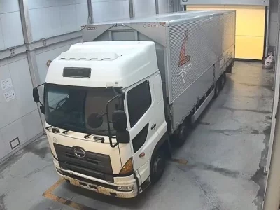 Hino TRUCK