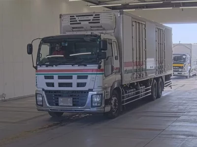 Isuzu GIGA  с аукциона в Японии