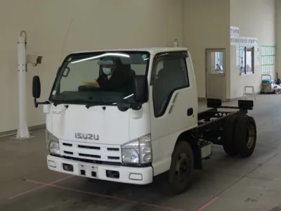 Isuzu ELF  с аукциона в Японии