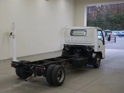 Isuzu ELF  с аукциона в Японии