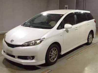 Toyota WISH  с аукциона в Японии