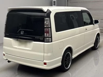 Honda STEP WAGON  с аукциона в Японии