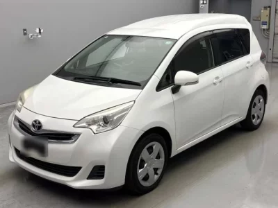 Toyota RACTIS  с аукциона в Японии