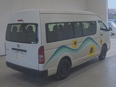 Toyota HIACE  с аукциона в Японии