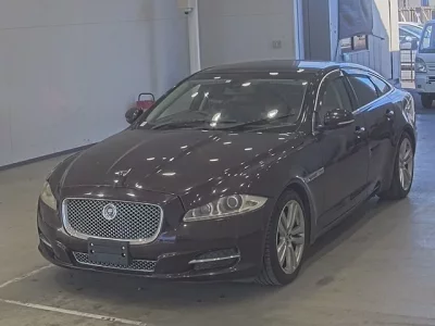 Jaguar XJ SERIES