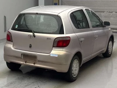 Toyota VITZ  с аукциона в Японии
