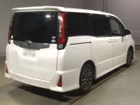 Toyota NOAH лот № 61 оценка R  с аукциона в Японии 1