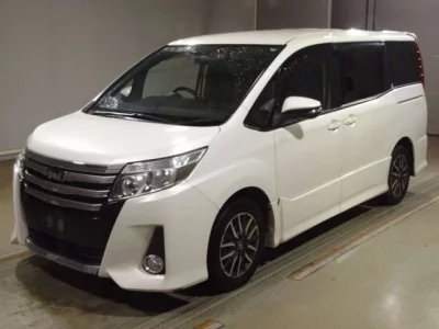 Toyota NOAH  с аукциона в Японии