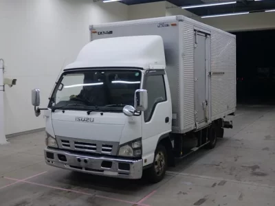 Isuzu ELF  с аукциона в Японии