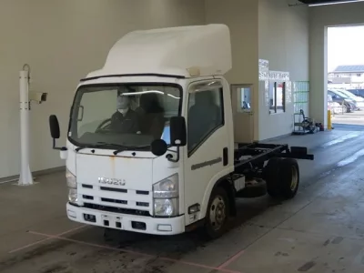 Isuzu ELF  с аукциона в Японии