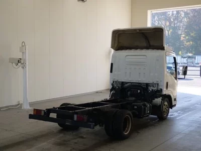 Isuzu ELF  с аукциона в Японии
