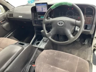Toyota HIACE  с аукциона в Японии