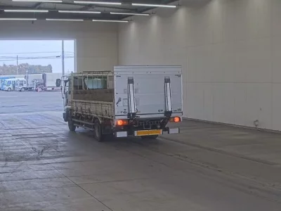 Isuzu FORWARD  с аукциона в Японии