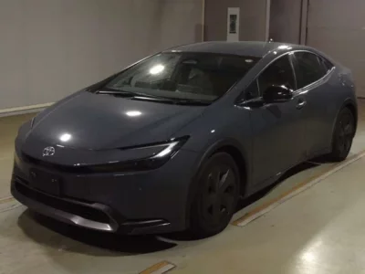 Toyota PRIUS  с аукциона в Японии