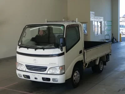 Toyota DYNA  с аукциона в Японии