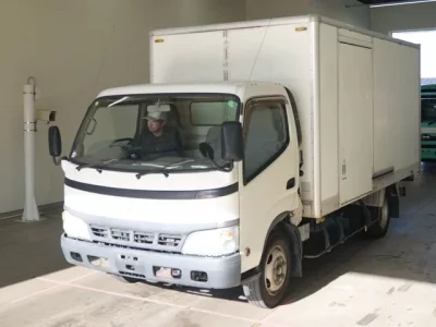 Toyota DYNA  с аукциона в Японии