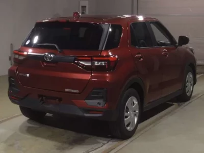 Toyota RAIZE  с аукциона в Японии