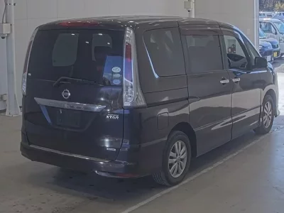 Nissan SERENA  с аукциона в Японии