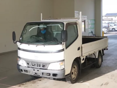 Toyota DYNA  с аукциона в Японии