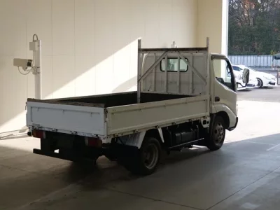 Toyota DYNA  с аукциона в Японии