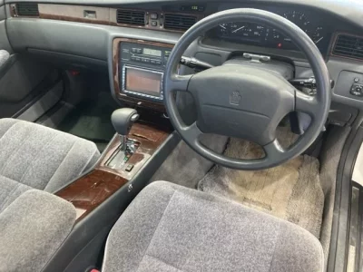 Toyota CROWN  с аукциона в Японии