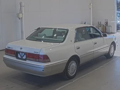 Toyota CROWN  с аукциона в Японии