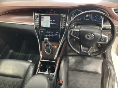 Toyota HARRIER  с аукциона в Японии