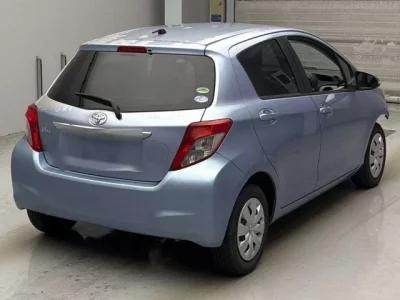 Toyota VITZ  с аукциона в Японии