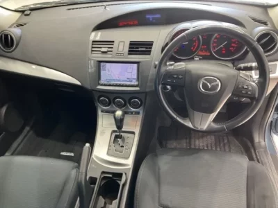 Mazda AXELA  с аукциона в Японии