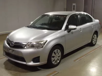 Toyota COROLLA AXIO  с аукциона в Японии