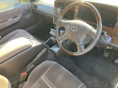 Toyota HIACE  с аукциона в Японии