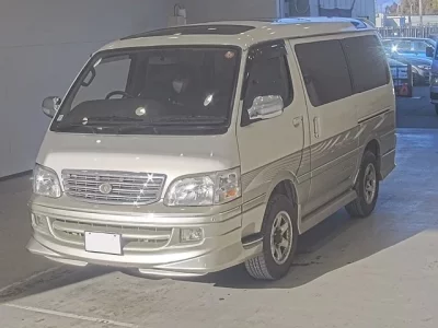 Toyota HIACE  с аукциона в Японии
