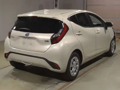 Toyota AQUA  с аукциона в Японии