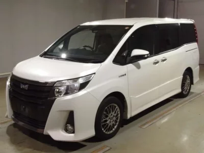 Toyota NOAH  с аукциона в Японии