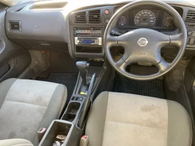 Nissan EXPERT  с аукциона в Японии