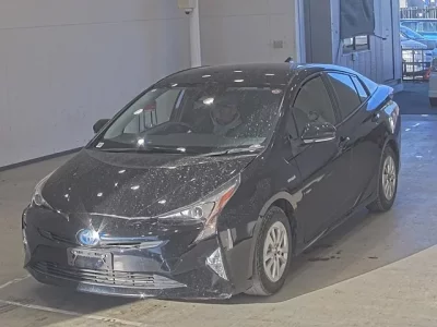 Toyota PRIUS  с аукциона в Японии