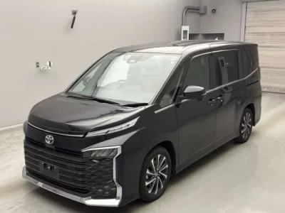 Toyota VOXY  с аукциона в Японии