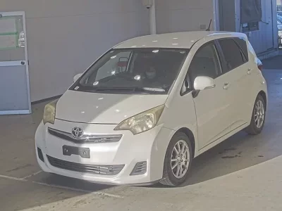 Toyota RACTIS  с аукциона в Японии