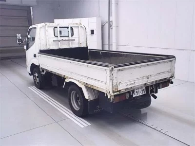 Toyota DYNA  с аукциона в Японии