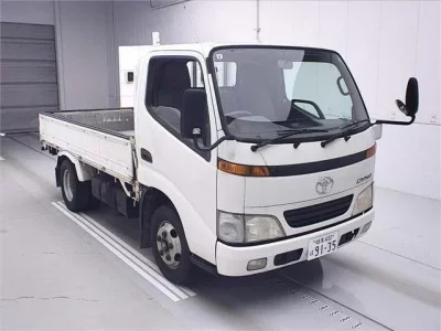 Toyota DYNA  с аукциона в Японии