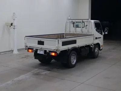 Toyota DYNA  с аукциона в Японии