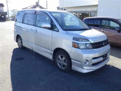 Toyota VOXY  с аукциона в Японии