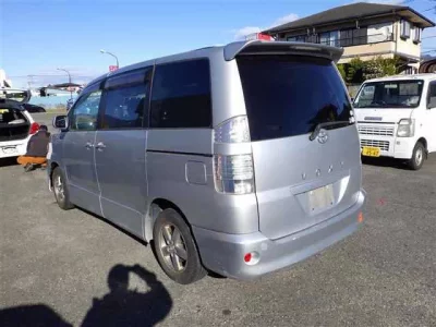 Toyota VOXY  с аукциона в Японии