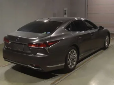 Lexus LS