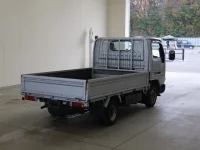 Nissan TRUCK лот № 1162 оценка R  с аукциона в Японии 1