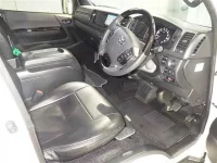 Toyota HIACE VAN лот № 3013 оценка 4.5  с аукциона в Японии 2