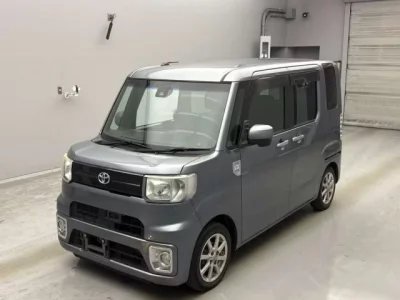 Toyota PIXIS MEGA